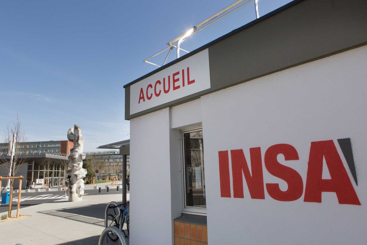 Entrance sign of INSA Toulouse